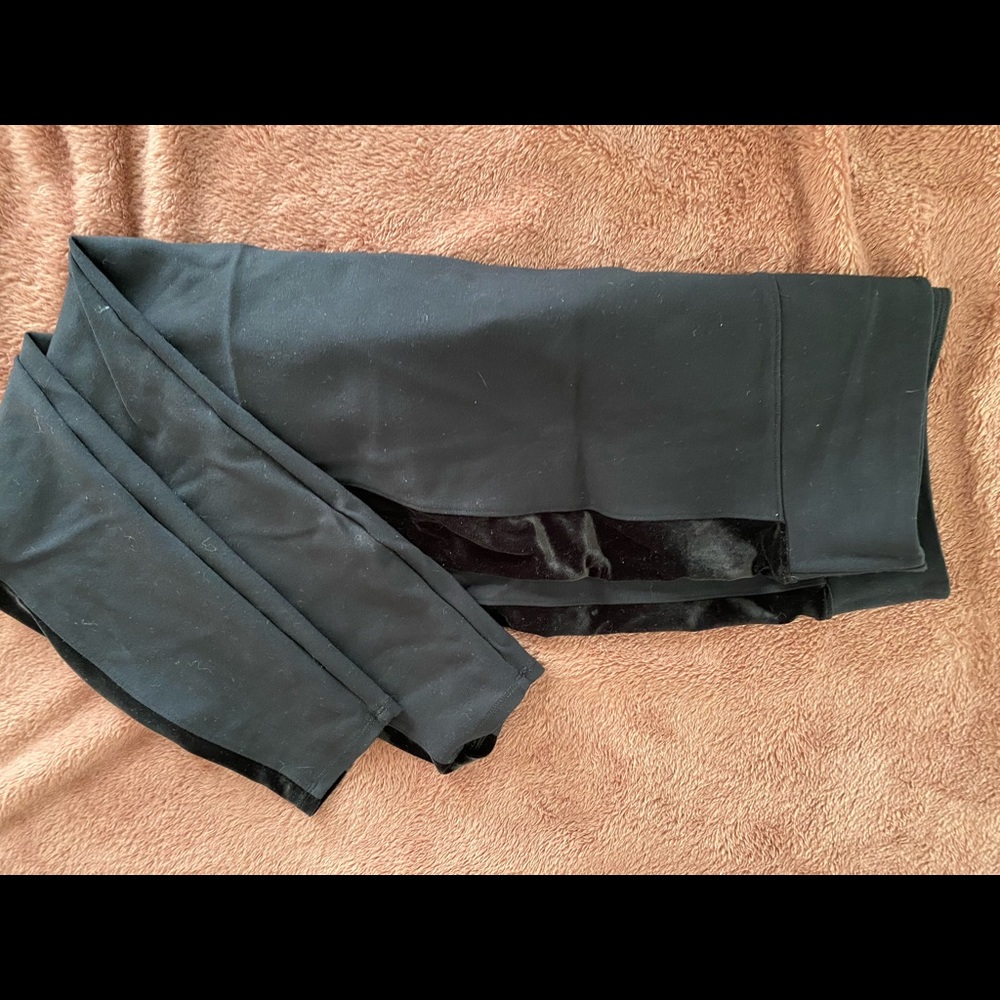 Women’s spanx, velvet trim leggings l